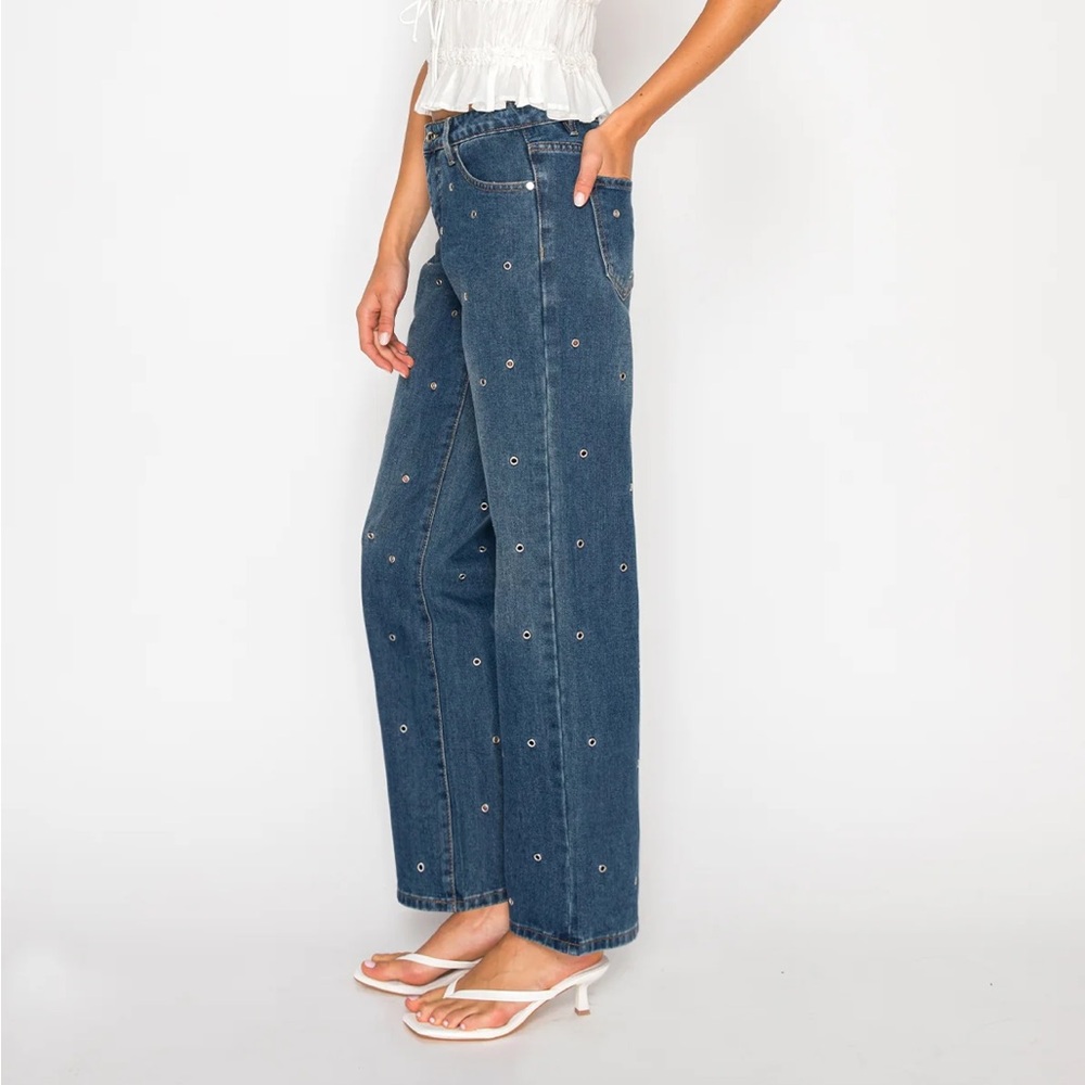 Cali1850 All Over Grommet Low Rise Straight Jeans - Medium Wash size 7/28 - Picture 5 of 14